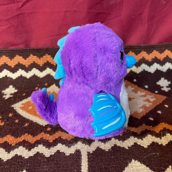 Spin Master Draggle Hatchimal Purple with Blue Wings Electronic Interactive Toy - Picture 5 of 11